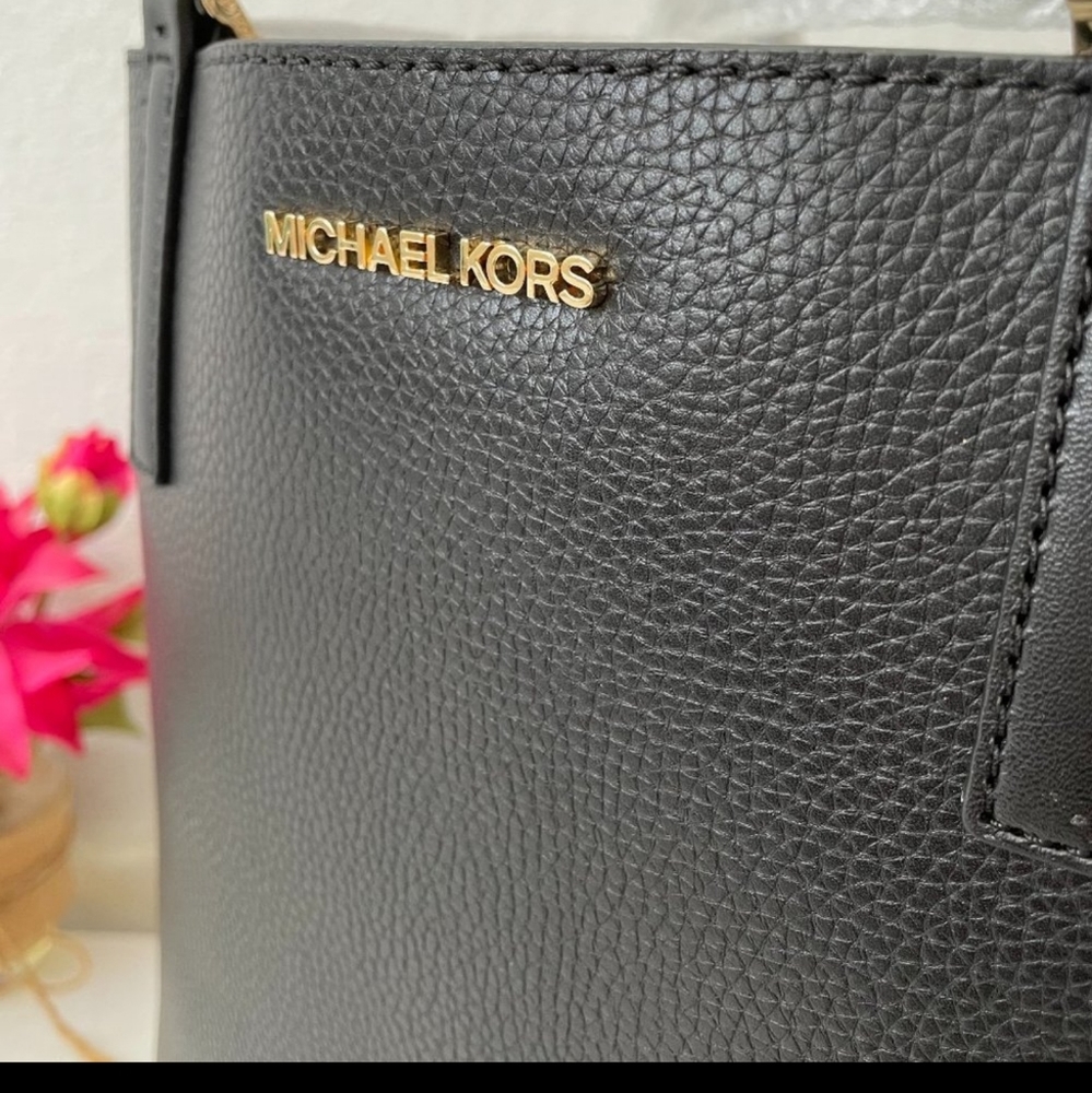 NEW Michael Kors Kelli Tote - Picture 6 of 9